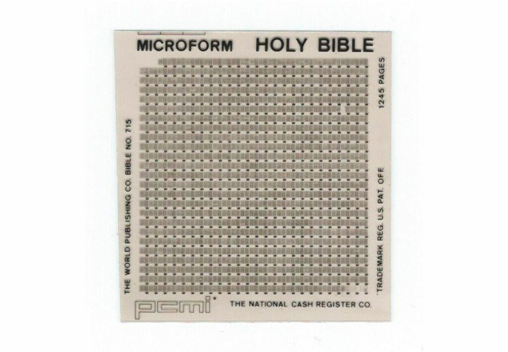 Cea mai mică Biblie din lume este expusă la Timişoara