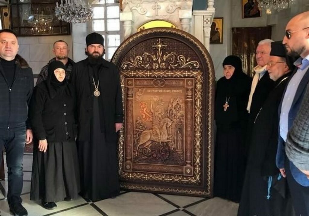 Over 20 carved icons are brought from Russia to Syria