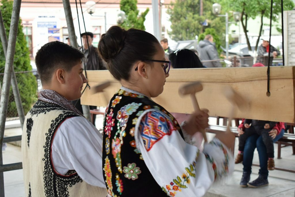 Tradiţii din Banat: Festivalul „În glas de toacă” la Giroc