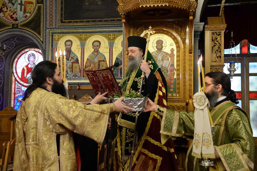 Πατρών Χρυσόστομος: Ο Έλληνας Κληρικός προσφέρει και το αίμα του
