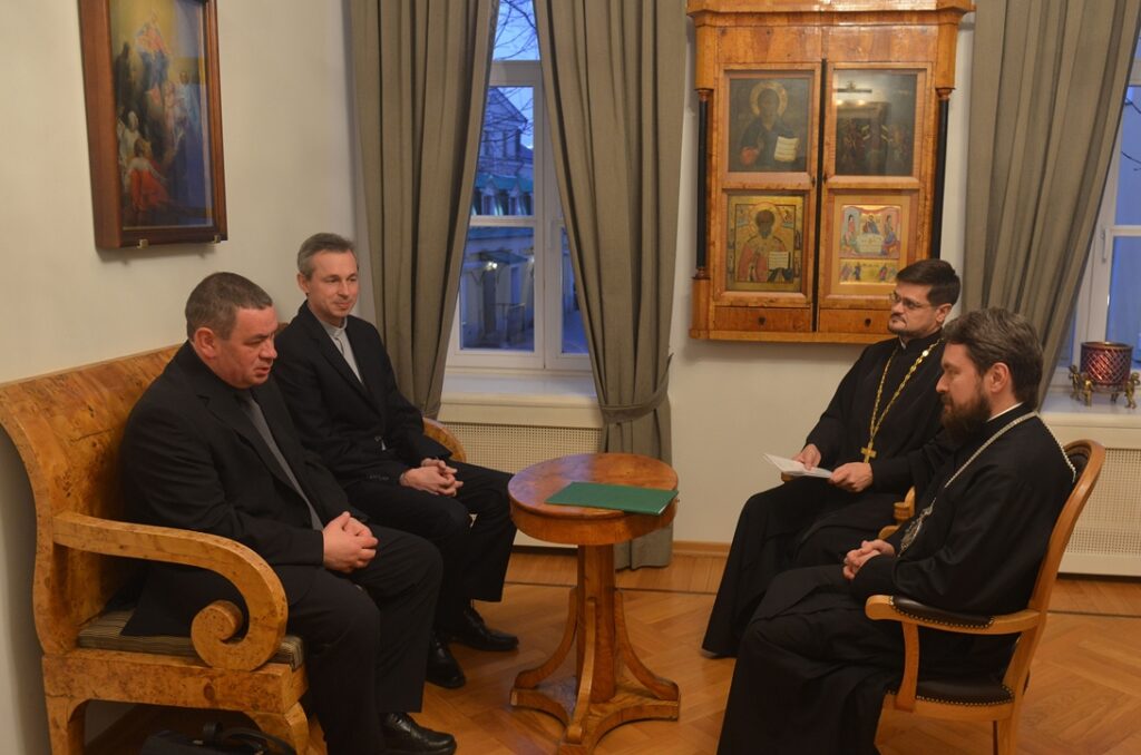 Metropolitan Hilarion meets with Kirche in Not delegation