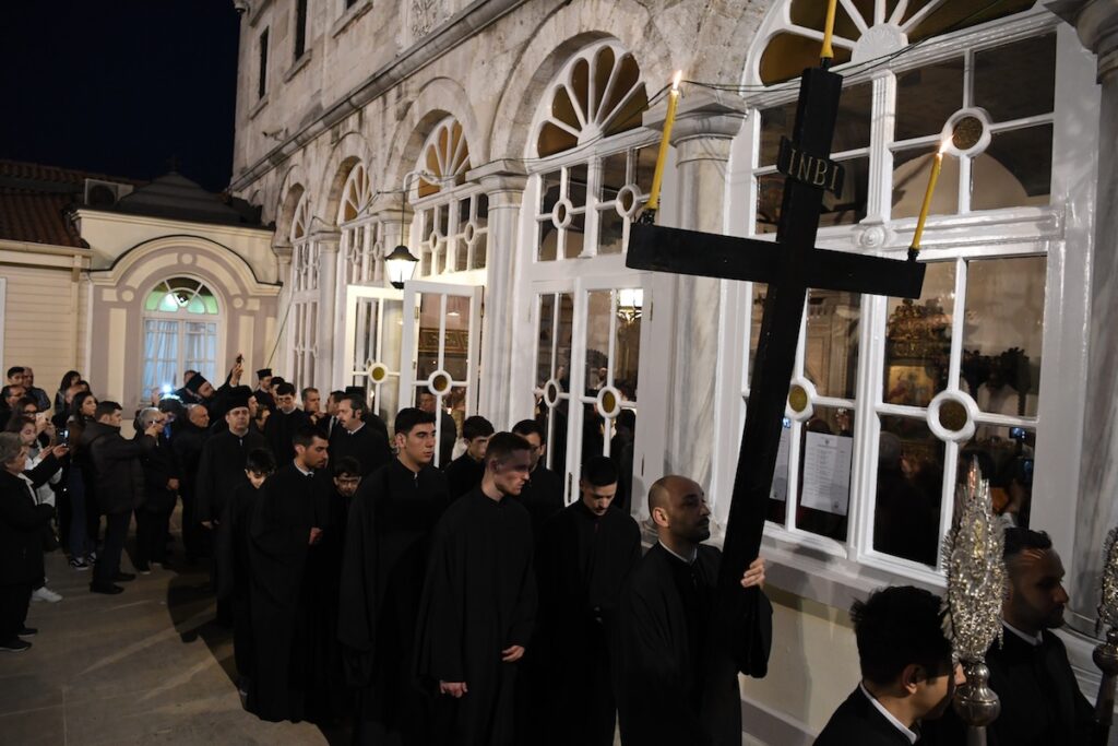 Η Ακολουθία του Επιταφίου Θρήνου στο Φανάρι