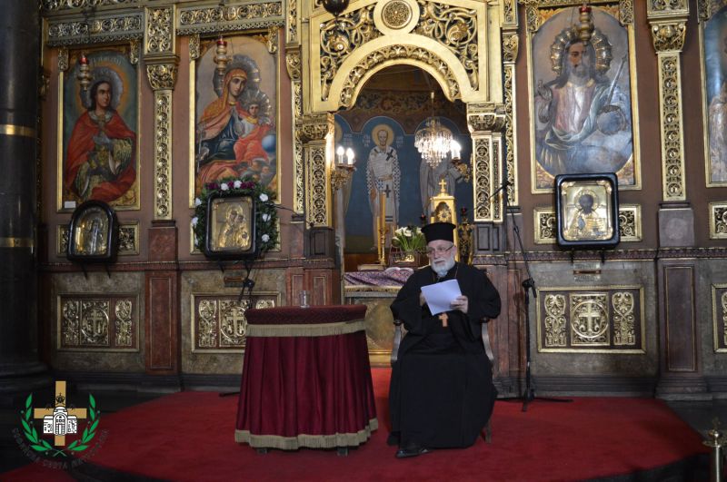 Велика вечерня с беседа за Неделя Кръстопоклонна се състоя в храм “Св. вмца Неделя”