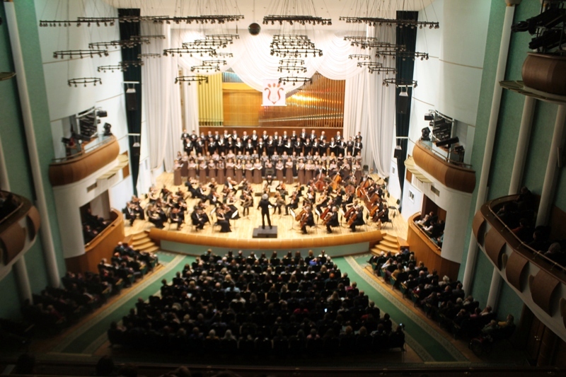 Со сцены Белгосфилармонии прозвучало Евангелие на белорусском языке