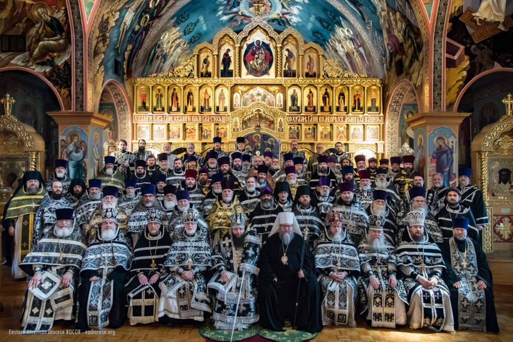 Ζητούν να σταματήσουν τις εχθροπραξίες στην Εκκλησία της Ουκρανίας