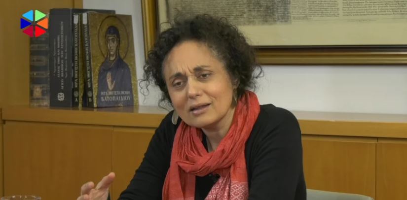 Καίτη Κουλλιά: «Μάνα, πηγή του παραδείσου»