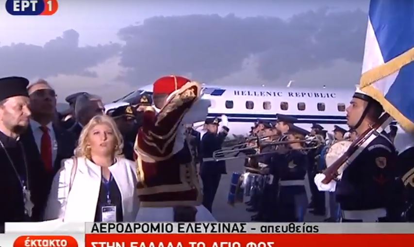 Το Άγιον Φως στη Γη των Ελλήνων