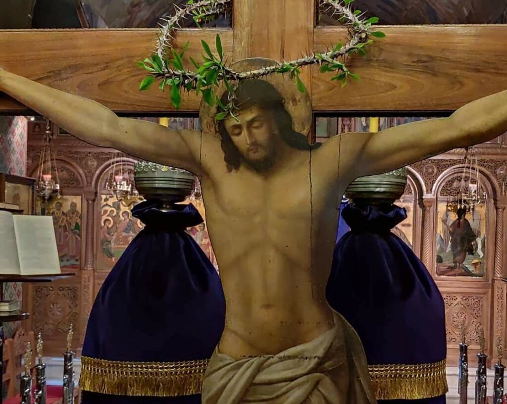 Καρπενήσι: O Επιτάφιος και το ανθισμένο αγκάθινο στεφάνι