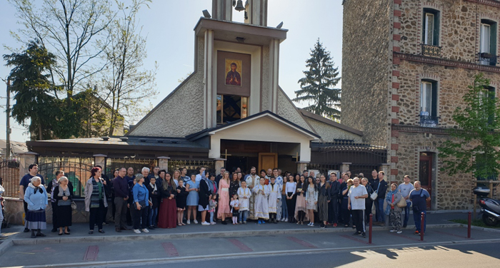 Епископ Лука служио на Цвети у париском предграђу Бонди