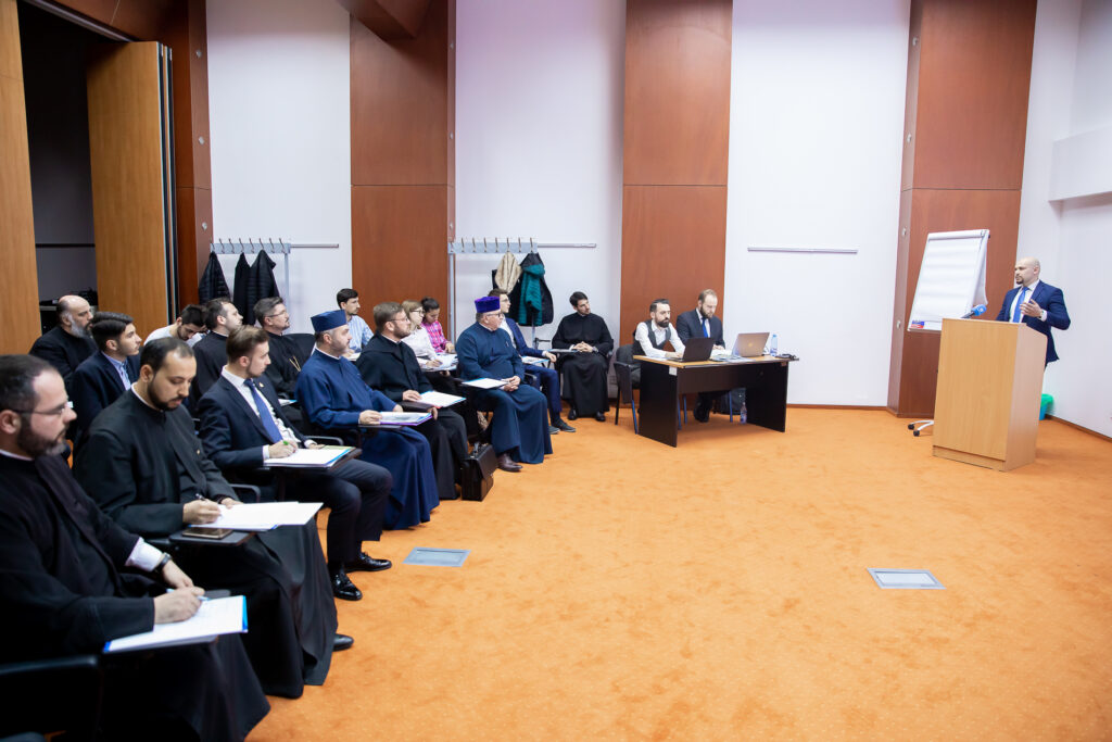 Mitropolia Munteniei și Dobrogei: Reprezentanții eparhiilor în consultări cu asociațiile de tineret