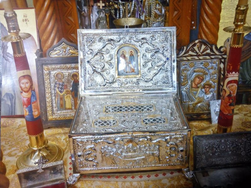 Τα Ιερά Λείψανα των Αγίων Ραφαήλ, Νικολάου και Ειρήνης στο Μαλαντρένι Αργολίδος