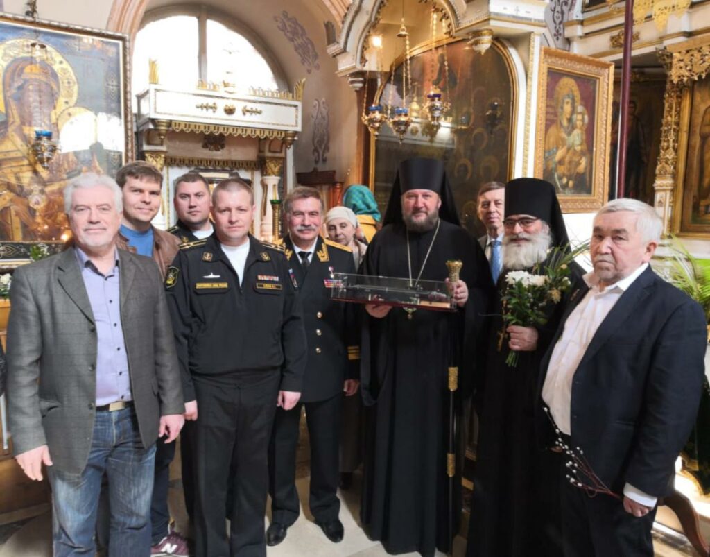 Освештан иконостас за највећу подморницу у свету