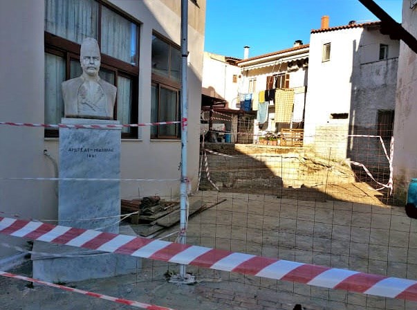 Δυο ημέρες μετά την 25ηΜαρτίου κατεδάφισαν το σπίτι του Ανδρέα Μιαούλη στα Φύλλα Χαλκίδας – ΒΙΝΤΕΟ