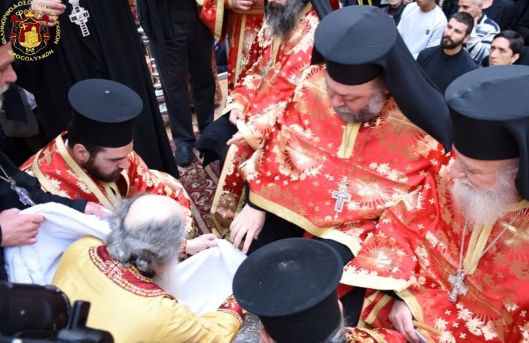 FOTO | Patriarhul Ierusalimului a oficiat în Joia Mare ceremonia de spălare a picioarelor
