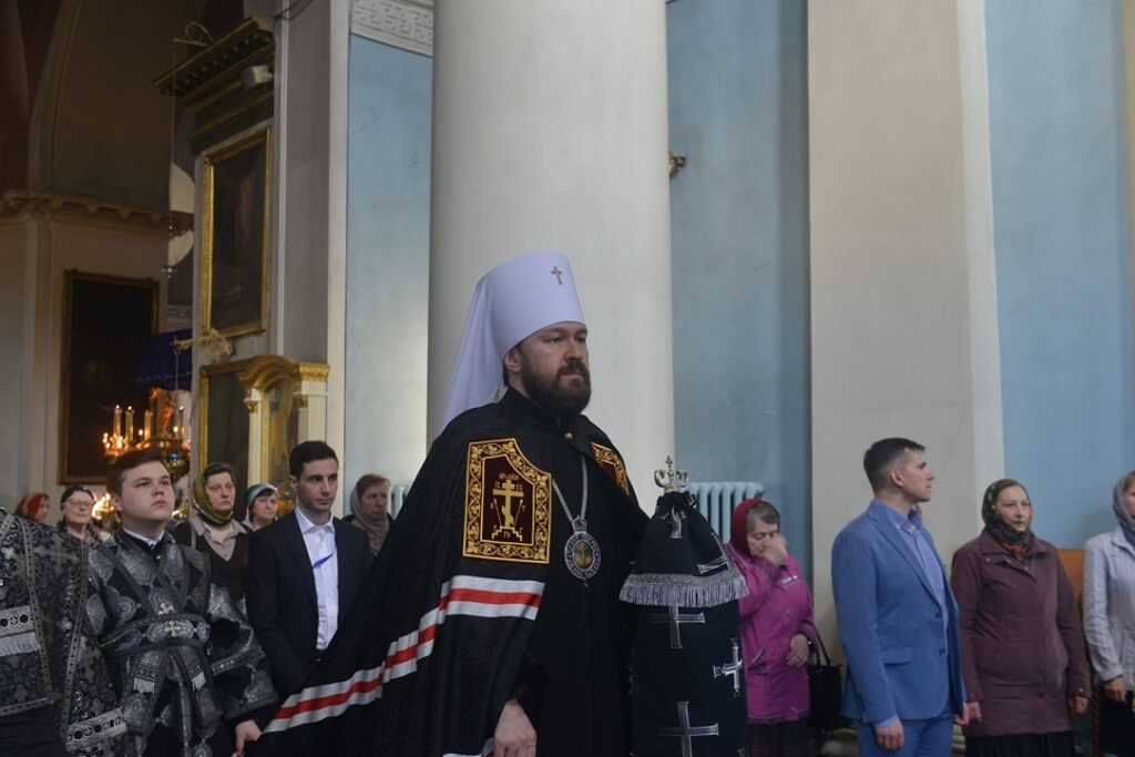 Митрополит Иларион: Женщина, помазавшая Господа, была влекома к Нему чувством любви