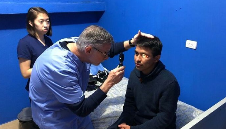 1,600 glasses and eye exam equipment donated to Orthodox clinic in Guatemalan village