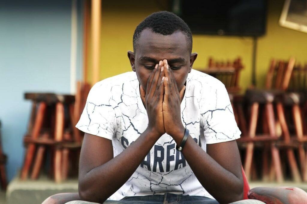 Από οργανωμένος εξτρεμιστής κατά των εκκλησιών στην Ουγκάντα, μάρτυρας Χριστιανός- Οι δραματικές στιγμές που βίωσε όταν συντοπίτες του ανακάλυψαν ότι έγινε Χριστιανός