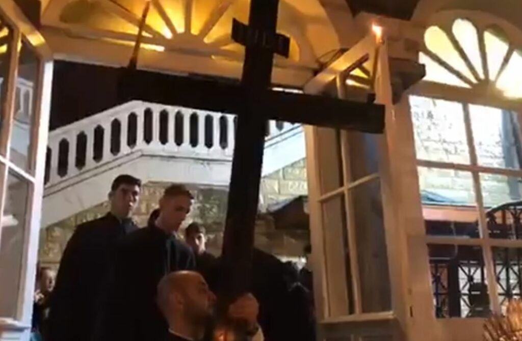 Εξήλθε ο Επιτάφιος στο Φανάρι