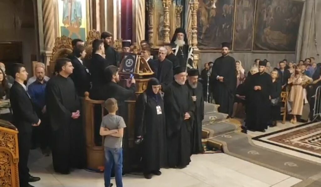 Ο Εσπερινός της Αποκαθηλώσεως στον Ναό της Αναστάσεως