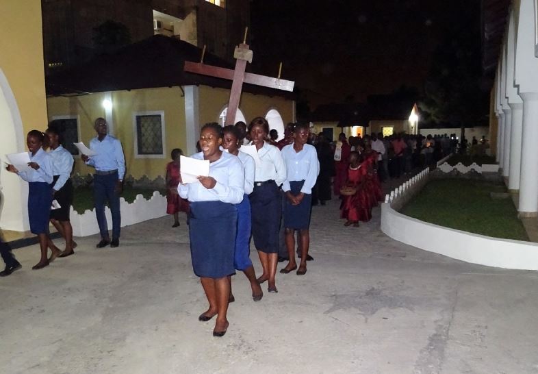 Μεγάλη Εβδομάδα στην Μπραζαβίλ και Γκαμπόν