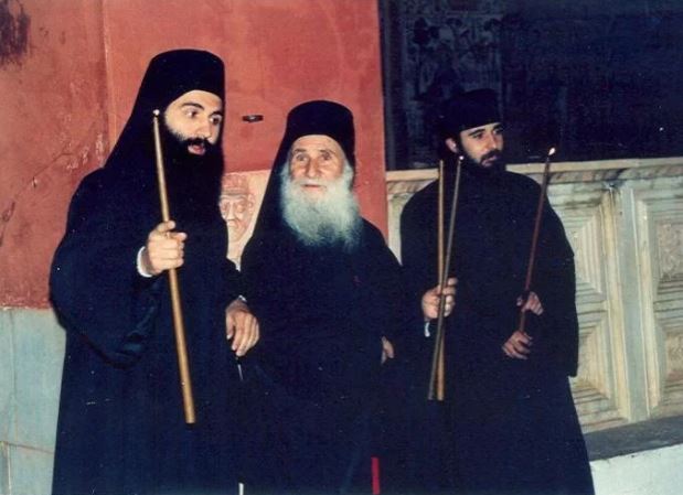 1989: Το Πρώτο Πάσχα στο Βατοπαίδι