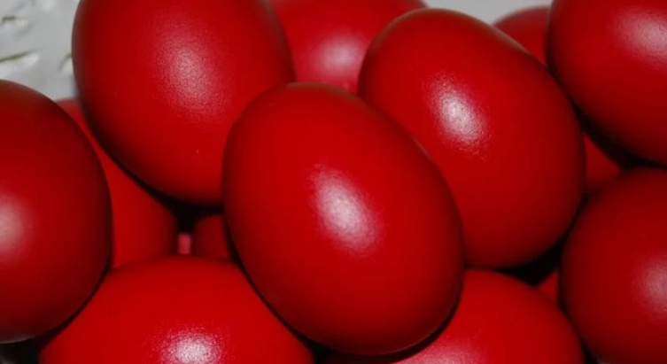 Πως εγεννήθη η παράδοση των κόκκινων αυγών