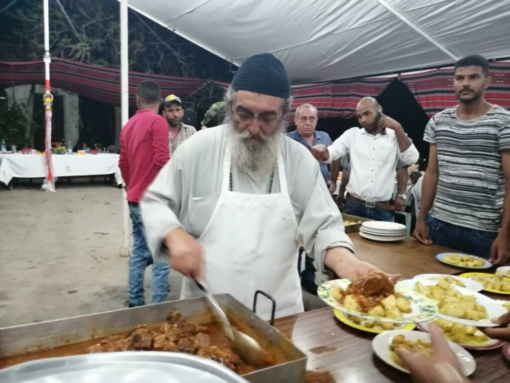 Ο Γέροντας της ερήμου που μοίρασε χιλιάδες μερίδες φαγητού