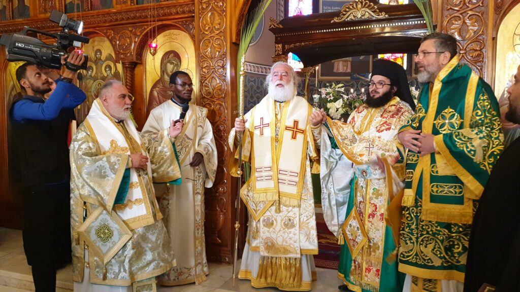 “Συγκινούμαι γιατί και εγώ σαν σήμερα έγινα ιερέας πριν 40 χρόνια”