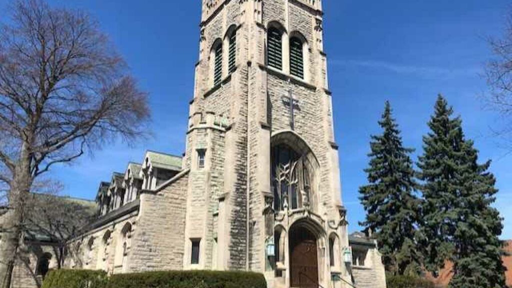 Η ελληνική εκκλησία στο Μπάφαλο και η Παναγία των Παρισίων