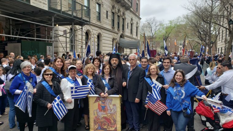 Ο Ελληνισμός του Μπρονξ παρέλασε στην Νέας Υόρκης