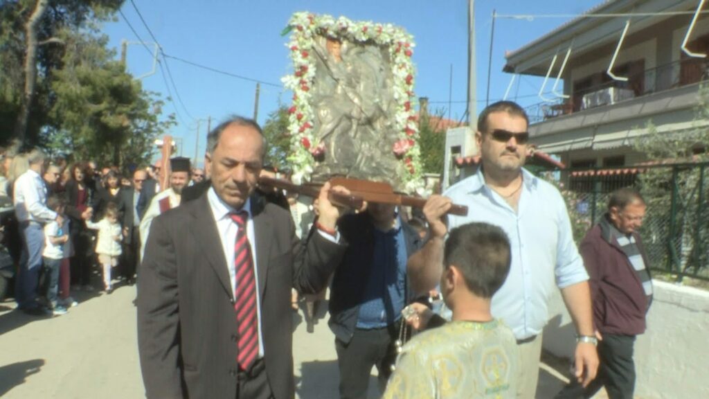 Αναβίωσε το έθιμο των καβαλάρηδων στην Κόρινθο (ΦΩΤΟ-ΒΙΝΤΕΟ)