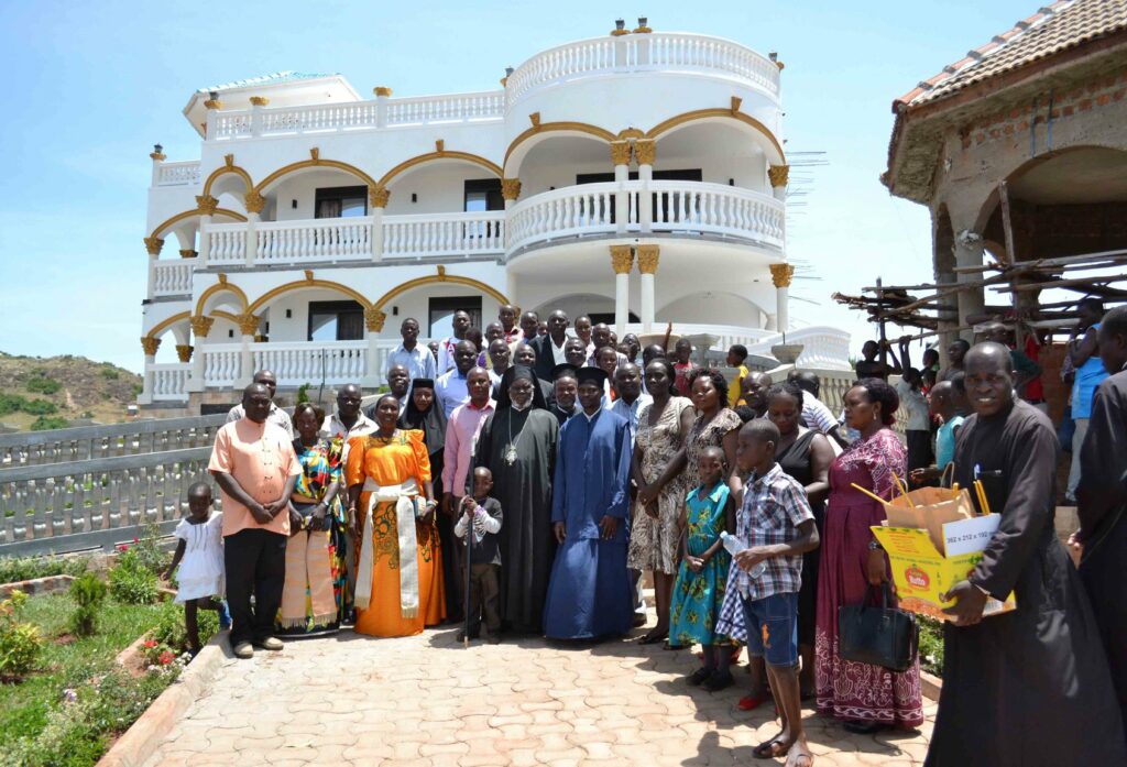 Ο Μητρ. Γέρων Καμπάλας στην Ι.Μ. Αγ. Αικατερίνης στην Ουγκάντα