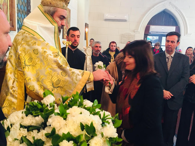 Σταυροπροσκύνηση στην Σμύρνη