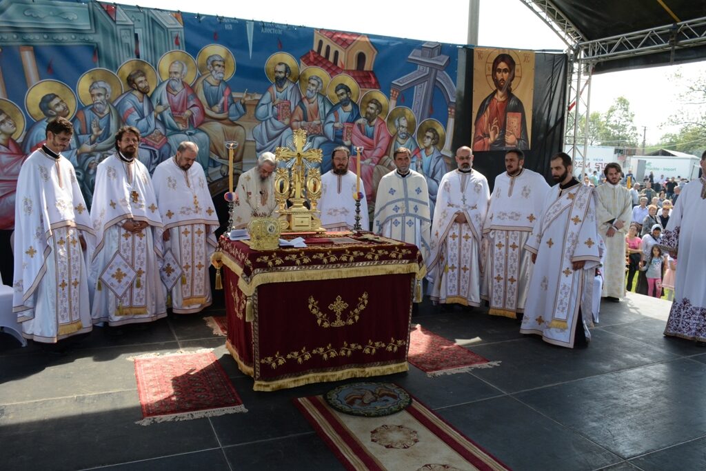 Освећен обновљен храм Светог архангела Гаврила у Шопићу