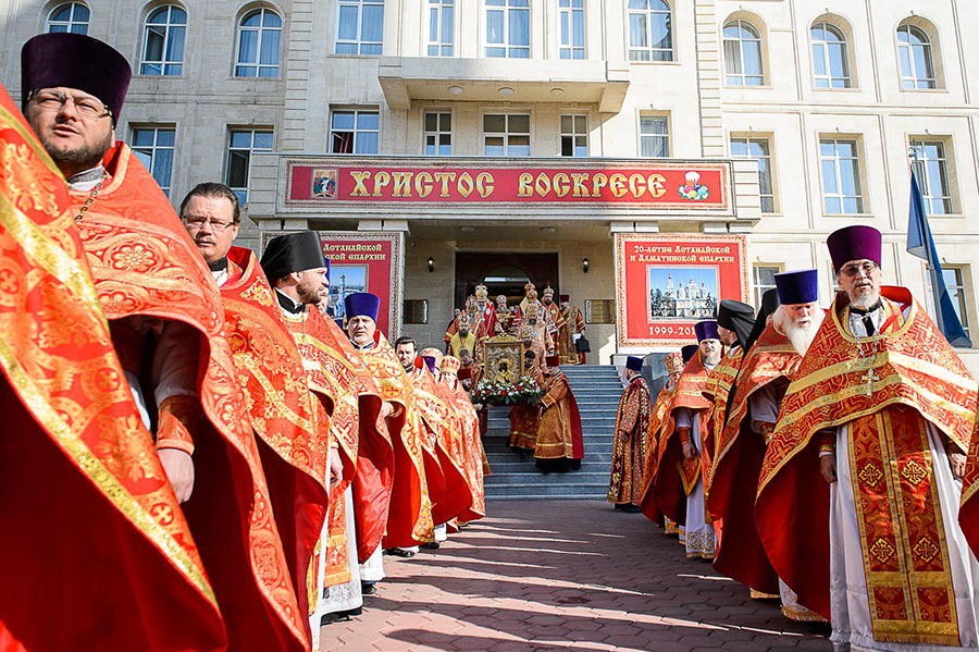 В столице Казахстана прошли торжества по случаю 20-летия учреждения Астанайской и Алма-Атинской епархии