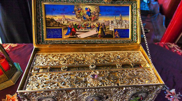 “Mε τη χάρη της Αγίας Ζώνης γέννησα ένα υγιέστατο αγοράκι”