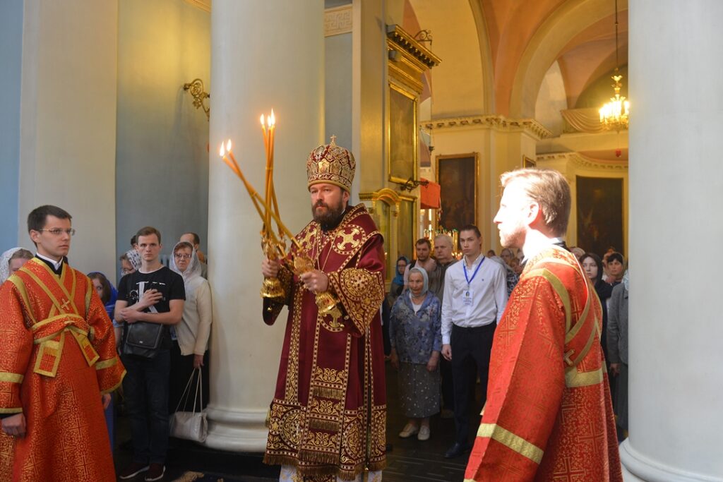 Metropolitan Hilarion: Jesus Christ’s miracle of healing the paralytic is a sign of omnipotence of God