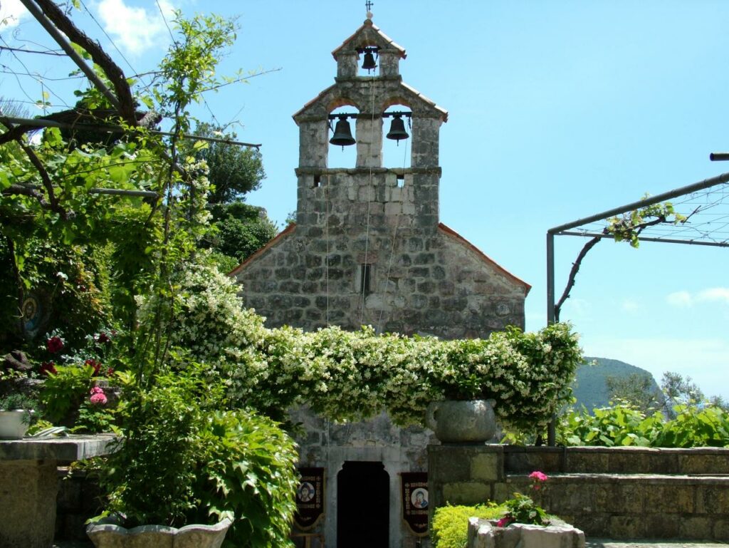 Девет векова манастира Градишта