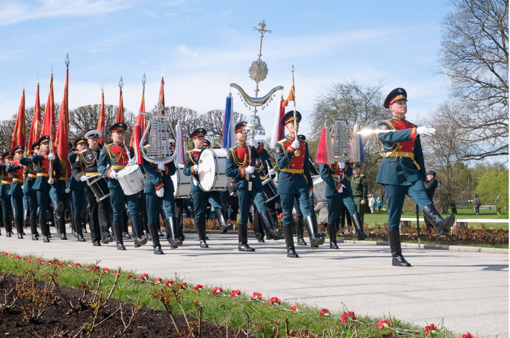 Делегация епархии приняла участие в возложении венков на Пискаревском мемориале