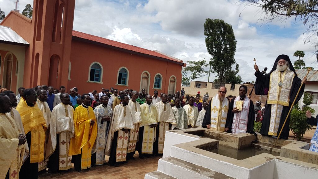 Ομαδικές βαπτίσεις από τον Πατριάρχη Αλεξανδρείας στην Κεντρική Τανζανία