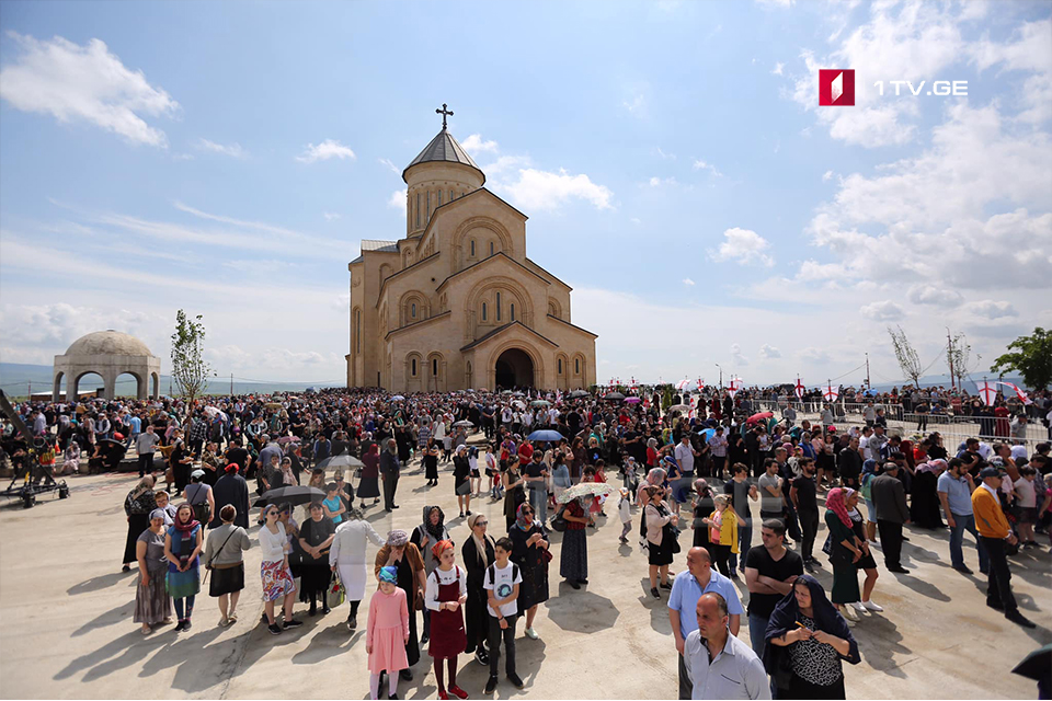 Ilia II blessed the Iveria Virgin Mary Icon Temple at Makhata Mount