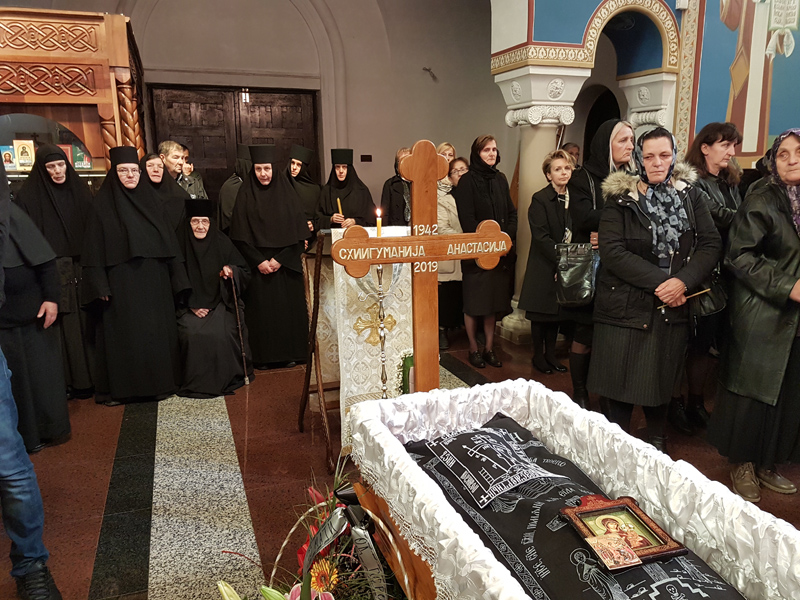 Опело и сахрана ваведењске схиигуманије Анастасије