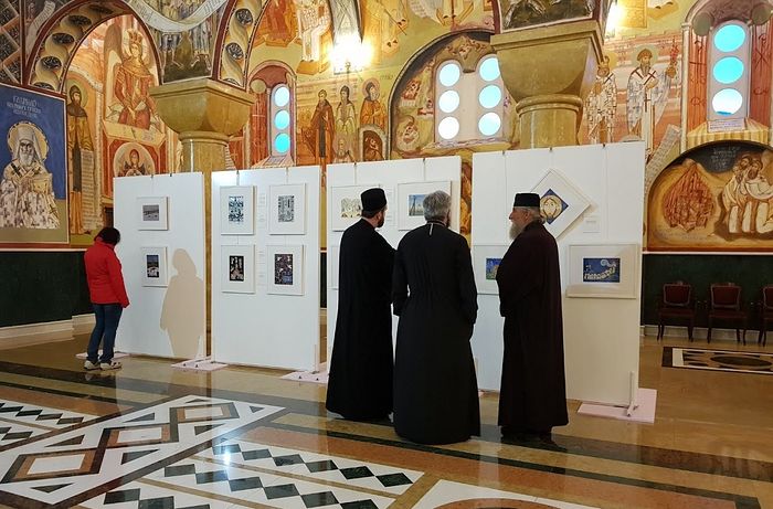 БАР: ОТВОРЕНА ИЗЛОЖБА „СВЕТИ НОВОМУЧЕНИЦИ ЈАСЕНОВАЧКИ У СВЈЕТЛОСТИ ВАСКРСЕЊА“