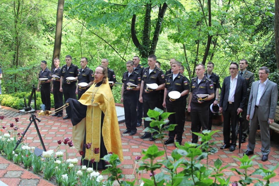 В Стамбуле совершена панихида на месте захоронения российских моряков-подводников, погибших в 1917 году в Босфоре