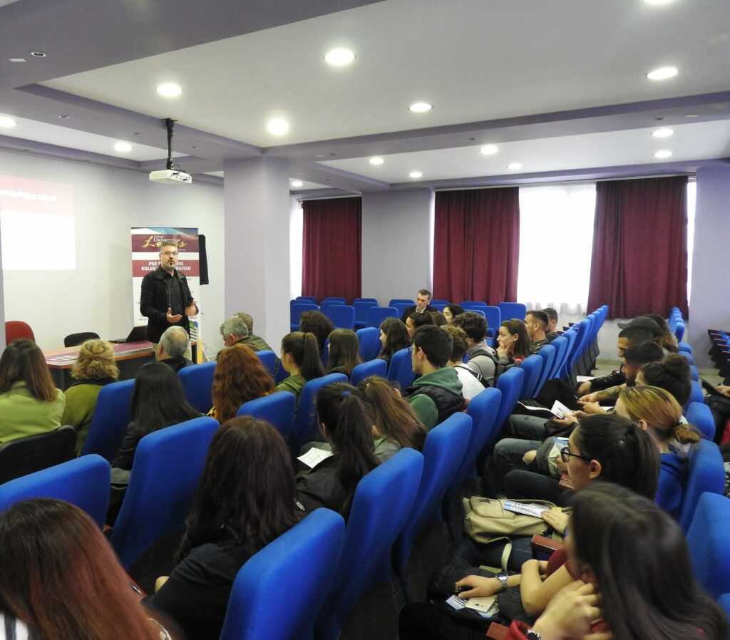 Maturantët e Gjimnazit “Partizani” vizituan me datë 18.05.2019 mjediset e Kolegjit Universitar “Logos”.