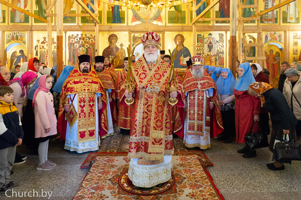 В пятницу Светлой седмицы Патриарший Экзарх совершил Литургию в храме Покрова Пресвятой Богородицы города Минска