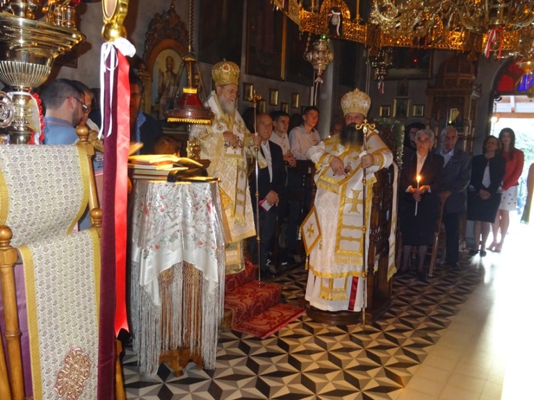 Διασαρχιερατική Θεία Λειτουργία στην Ι.Μ. Αναστάσεως του Χριστού Λουτρακίου