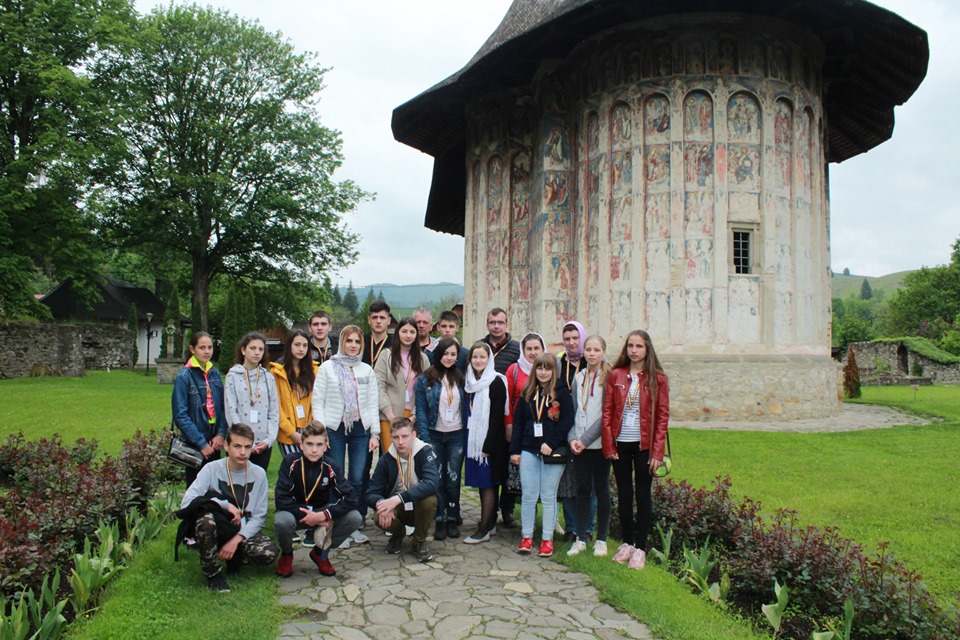 Lecția de dăruire: Din bursa lui de doctorat, profesorul de religie le-a oferit o excursie elevilor premianți