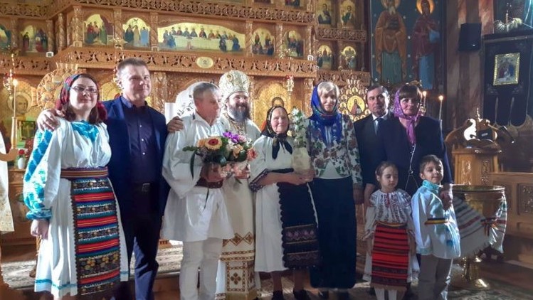Episcopul Macarie a mers în satul natal pentru a celebra 60 de ani de căsnicie ai părinților săi