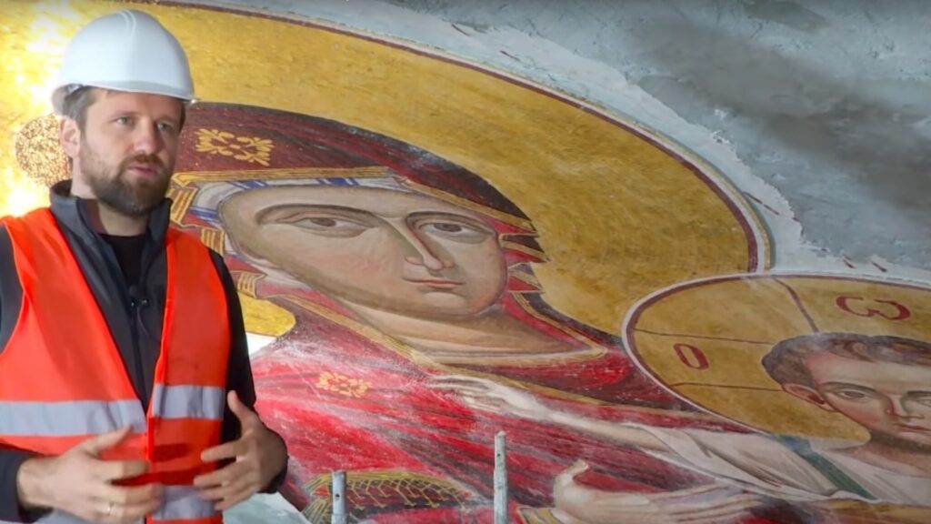 Romania’s largest mosaic icon of Virgin Mary applied on National Cathedral’s walls